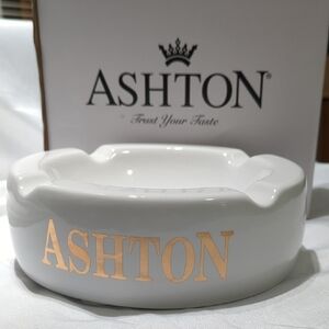 White and Gold Ceramic ASHTON  CIGAR Ashtray.. Amazing And New!!!